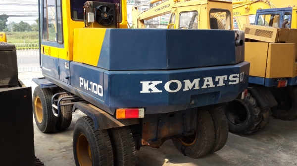 ขาย รถขุดล้อยาง KOMATSU PW100-3 ราคา 950,000 โทร 081-8507085 (เอ)