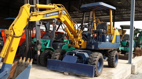ขาย KOMATSU PC 20 -1 ราคา 390,000  โทร 081-8507085 (เอ)