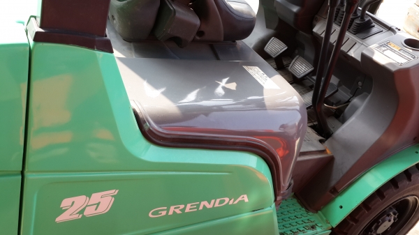 FORKLIFT - MITSUBISHI GRENDIA เสาสูง 3.5 เมตร ขนาด 2.5 ตัน เกียร์ออโต้ ราคา 390,000  โทร 081-8507085 (เอ)
