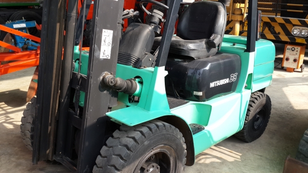 FORKLIFT - MITSUBISHI GRENDIA เสาสูง 3.5 เมตร ขนาด 3.5 ตัน ดีเซล เกียร์ออโต้ ราคา 450,000  โทร 081-8507085 (เอ)