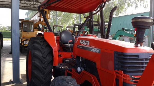 ขายรถไถ KUBOTA M9000 สภาพสวยพร้อมใช้งาน ราคา 650,000 โทร 081-8507085 (เอ)
