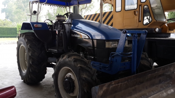 ขายรถไถฟอร์ด TS90 สภาพดีพร้อมใช้งานมากๆ ราคา 950,000 โทร 081-8507085 (เอ)