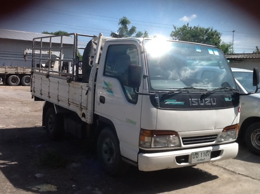 ขาย ISUZU 4 ล้อใหญ่ พร้อมเครน 1 ตัน ขาย ISUZU 4 ล้อใหญ่ พร้อมเครน 1 ตัน