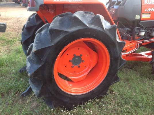 ปัญญาแทรคเตอร์มาแล้ว...จัดมาให้ครับ คูโบต้า L3408 DI พร้อมใบมีดคานล่าง  โรตาลี่ตราช้าง เล่มทะเบียนพร้อม จัดส่ง จ.ศรีสะเกษ