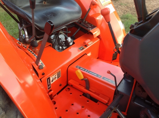 ปัญญาแทรคเตอร์มาแล้ว...จัดมาให้ครับ คูโบต้า L3408 DI พร้อมใบมีดคานล่าง  โรตาลี่ตราช้าง เล่มทะเบียนพร้อม จัดส่ง จ.ศรีสะเกษ