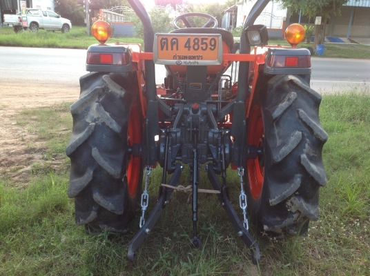ปัญญาแทรคเตอร์มาแล้ว...จัดมาให้ครับ คูโบต้า L3408 DI พร้อมใบมีดคานล่าง  โรตาลี่ตราช้าง เล่มทะเบียนพร้อม จัดส่ง จ.ศรีสะเกษ