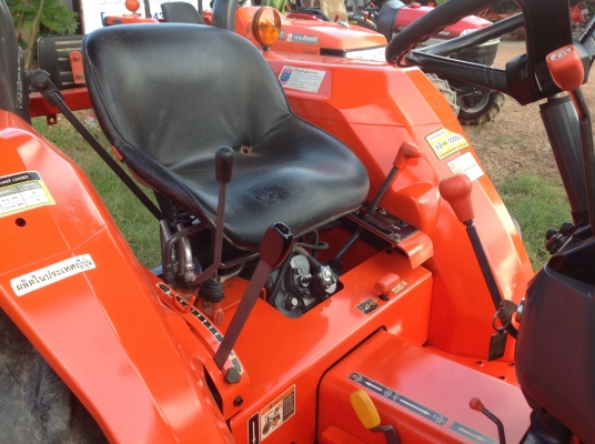 ปัญญาแทรคเตอร์มาแล้ว...จัดมาให้ครับ คูโบต้า L3408 DI พร้อมใบมีดคานล่าง  โรตาลี่ตราช้าง เล่มทะเบียนพร้อม จัดส่ง จ.ศรีสะเกษ