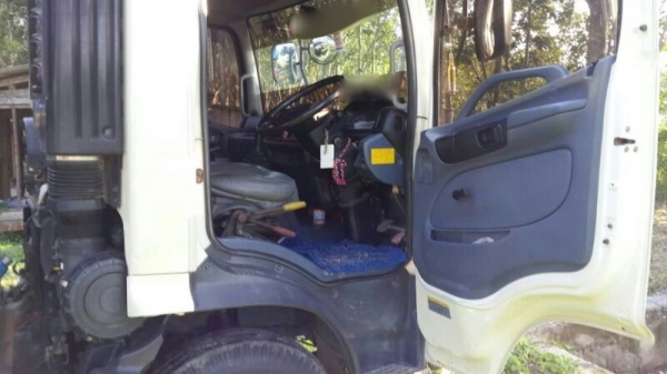 รถฮีโน่ 6 ล้อดั้ม  FC4J  170 แรงม้า ปี 49  ( รถวิ่ง 148,xxx กม. ) สนใจติดต่อ 081 - 6079515