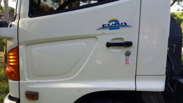 รถฮีโน่ 6 ล้อดั้ม  FC4J  170 แรงม้า ปี 49  ( รถวิ่ง 148,xxx กม. ) สนใจติดต่อ 081 - 6079515