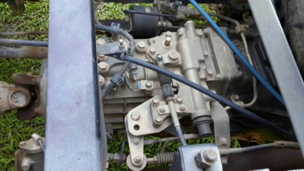 รถฮีโน่ 6 ล้อดั้ม  FC4J  170 แรงม้า ปี 49  ( รถวิ่ง 148,xxx กม. ) สนใจติดต่อ 081 - 6079515