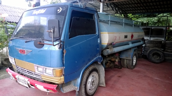 6ล้อน้ำมัน7000ลิตร FB112 รถใช้งานอยู...สภาพดี ถัง3ช่อง 6ล้อน้ำมัน7000ลิตร FB112 รถใช้งานอยู...สภาพดี ถัง3ช่อง