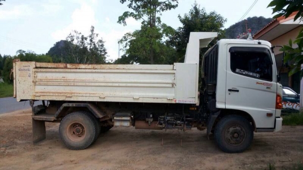 รถฮีโน่ 6 ล้อดั้ม FC9J 150 แรงม้า. ปี 53 ( รถวิ่ง 70,XXX กม. ) สนใจติดต่อ. 081 - 6079515 รถฮีโน่ 6 ล้อดั้ม FC9J 150 แรงม้า. ปี 53 ( รถวิ่ง 70,XXX กม. ) สนใจติดต่อ. 081 - 6079515