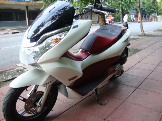 ขาย pcx 150 i ราคา 55800.-   ฮอนด้า  pcx 150 สภาพพร้อมใช้ คับ เปลี่ยนแค่ยางก็โอเคเลยคับ เล่มทะเบียนพร้อม เอกสารการโอนพร้อม เปลี่ยนเบาะมาอย่างเดียว เคยล้มด้านขาวคับ ชุดสีเปลี่ยนแล้วไม่มีรอยคับได้ไปคุ้มคับ วิ่งประมาณ เกือบ ๆๆ 2 หมื่นแล้วคับ