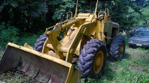 (ขายไปจ.พิจิตร)รถตักล้อยางJH63เลั้ยวเอว..ขายถูก จอดไว้ไม่ได้ใช้งาน เครื่องแน่น...รถใช้งานได้ปกติ....