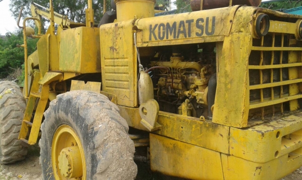 (ขายไปจ.พิจิตร)รถตักล้อยางJH63เลั้ยวเอว..ขายถูก จอดไว้ไม่ได้ใช้งาน เครื่องแน่น...รถใช้งานได้ปกติ....