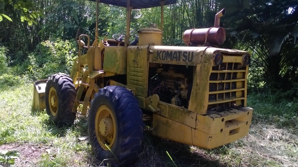 (ขายไปจ.พิจิตร)รถตักล้อยางJH63เลั้ยวเอว..ขายถูก จอดไว้ไม่ได้ใช้งาน เครื่องแน่น...รถใช้งานได้ปกติ....