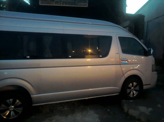 ขายดาวน์ รถตู้ โตโยต้าคอมพิวเตอร์ ปี2548 ต่อรองราคาได้ 0862465934