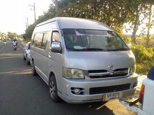 ขายดาวน์ รถตู้ โตโยต้าคอมพิวเตอร์ ปี2548 ต่อรองราคาได้ 0862465934