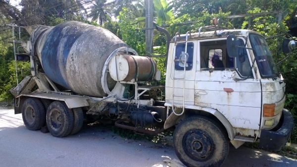 10ล้อโม่ปูน2เพลา FM186 ตามสภาพ  รถจอด...(ช่วงสิบล้อดั้ม..).