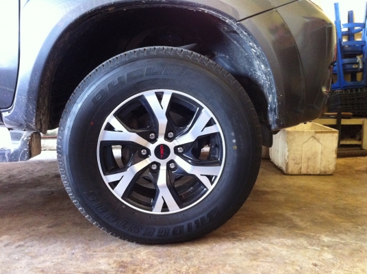 ขายล้อ Vigo TRD 2013 พร้อมยาง