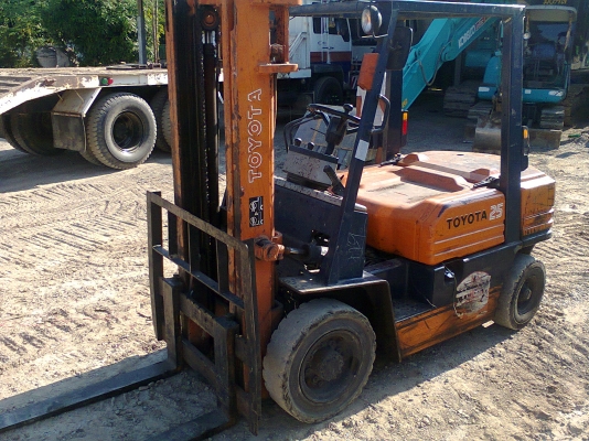 โฟล์คลิฟ TOYOTA 5FD25 เสา 3 เมตร เกียร์ธรรมดา เครื่องดีเซล