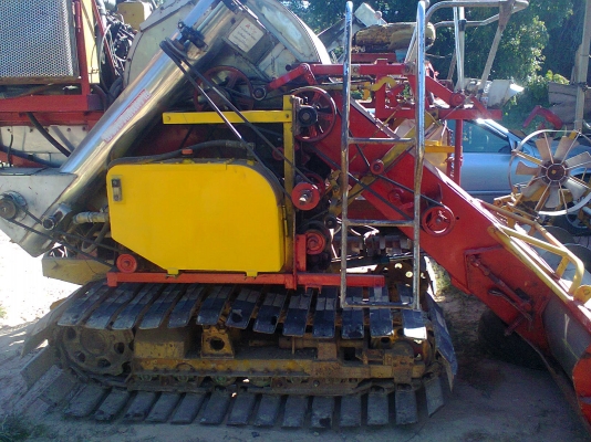 ขายรถเกี่ยวข้าวกระสอบเกษตรพัฒนา ช้างน้อยไวไฟ รถต้องเช็คประมาณ20,000บาท สามารถลงงานได้เลยครับ