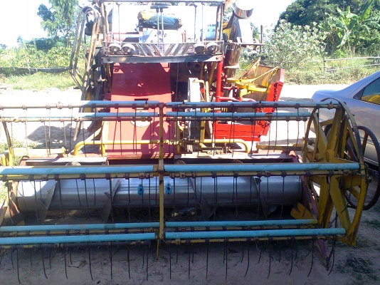 ขายรถเกี่ยวข้าวกระสอบเกษตรพัฒนา ช้างน้อยไวไฟ รถต้องเช็คประมาณ20,000บาท สามารถลงงานได้เลยครับ