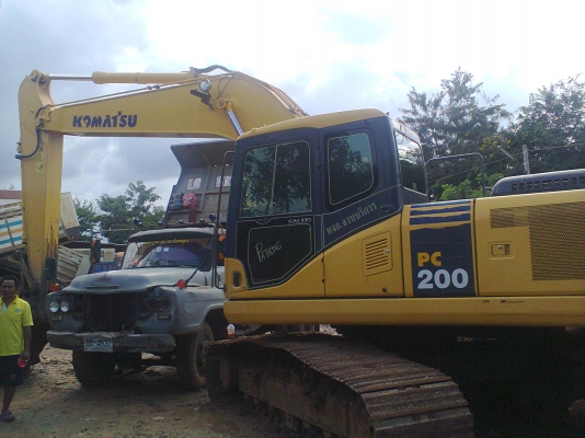 ขายแม็คโคร โคมัตสุ PC200 รุ่น7 ทะเบียนเต็ม เล่มพร้อมโอน เลขไมล์9,000 รถพร้อมใฃ้งาน ขายเพราะไม่ค่อยได้ใฃ้งาน