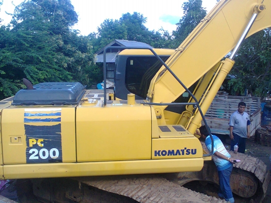 ขายแม็คโคร โคมัตสุ PC200 รุ่น7 ทะเบียนเต็ม เล่มพร้อมโอน เลขไมล์9,000 รถพร้อมใฃ้งาน ขายเพราะไม่ค่อยได้ใฃ้งาน