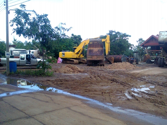 ขายแม็คโคร โคมัตสุ PC200 รุ่น7 ทะเบียนเต็ม เล่มพร้อมโอน เลขไมล์9,000 รถพร้อมใฃ้งาน ขายเพราะไม่ค่อยได้ใฃ้งาน