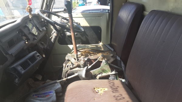 ขายรถ 6 ล้อ HINO ติดเฮี้ยบ 3 T เครื่อง WO6D