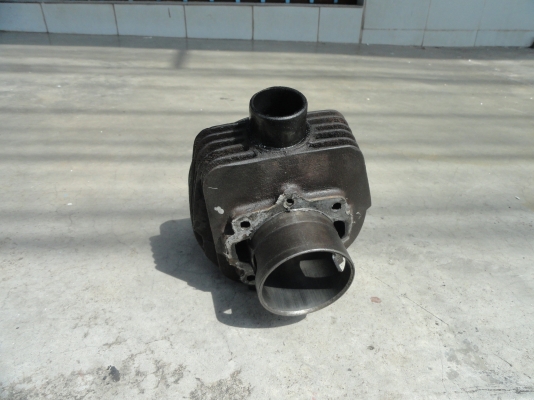 ขายเกะข้างเวสป้าและเสื้อสูบ64แท้