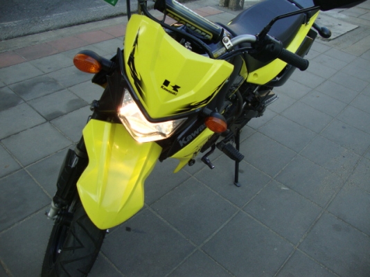 ขาย นิว ksr  สีเหลื่อง  สภาพดี  เดิมทั้งคัน  ราคาถูกคับ  37500.-   เอกสารพร้อมโอน เล่มทะเบียนพร้อมคับ ภาษี พรบ ครบ  ต่อแล้วคับ เครื่องเดิม คับ ไม่แต่ง โช็คยกสูง 1 นิว แฮน ทรง ต่ำ เลขไมล์วิ่งน้อย รถออก ปี 2554 หาอยู่ไม่ผิดหวังคับ  สะดวก ดูแถว ปิ่นเกล้า   โ