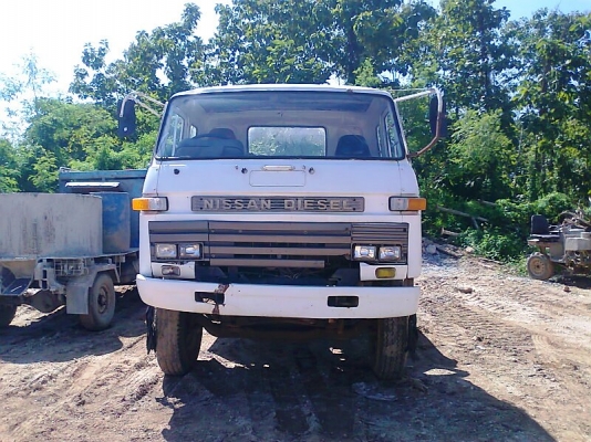 สิบล้อ สองเพลา NISSAN UD CW 30M เครื่อง 240 แรงม้า เครื่องดี คัสซีสวย ยางขนาด1000 ยางดีทุกเส้น ชอบราคาเท่าไรต่อรองได้ครับ