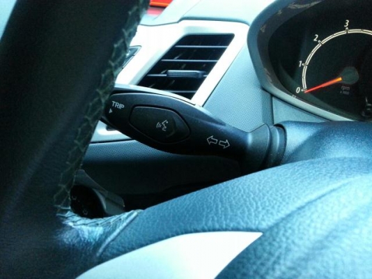 ขายด่วน FORD FIESTA 1.6 LIMITED EDITION 2011