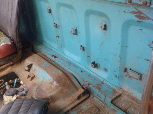 ขายรถหกล้อเล็ก หัวแคชซี เครื่องยนต์ 74 สภาพเดิมๆ แห้งๆ แซสซีสวยไม่ผุ สีไม่เคยทำ ยางสวย  เครื่องแน่นๆ  สตาร์คติดง่าย เบรคดีมาก ทะเบียนต่อ 58