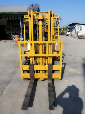 ขายรถ โฟล์คลิฟท์ TCM FD20เครื่องNISSAN DIESEL4สูบ เจ้าของขายเอง021918068เป็นเอกวัสดุภัณฑ์