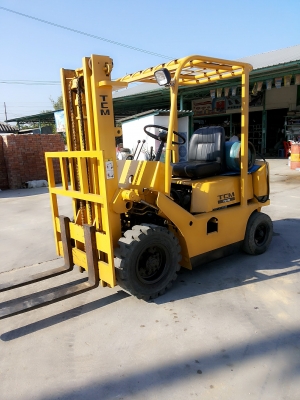 ขายรถ โฟล์คลิฟท์ TCM FD20เครื่องNISSAN DIESEL4สูบ เจ้าของขายเอง021918068เป็นเอกวัสดุภัณฑ์