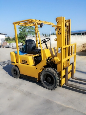 ขายรถ โฟล์คลิฟท์ TCM FD20เครื่องNISSAN DIESEL4สูบ เจ้าของขายเอง021918068เป็นเอกวัสดุภัณฑ์