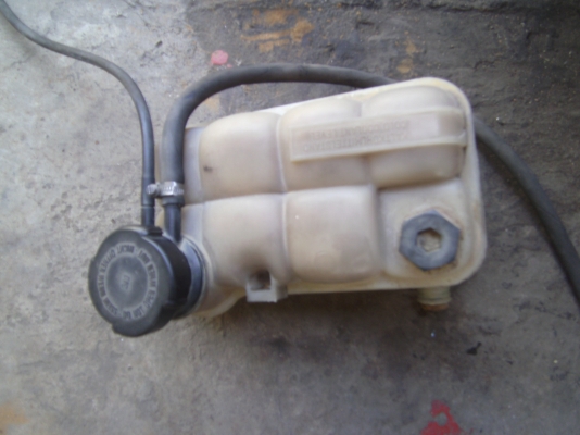 หม้อพักน้ำ BMW E30