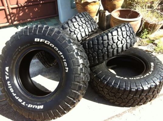ขายยาง BF Goodrich Mudterrain KM2 285 75 r16 ดอก1.2เซนต์