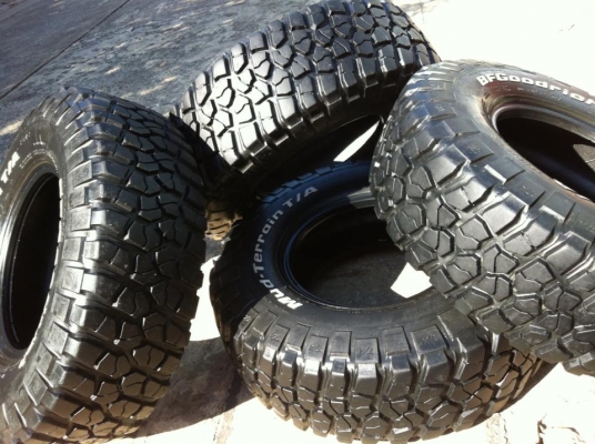 ขายยาง BF Goodrich Mudterrain KM2 285 75 r16 ดอก1.2เซนต์