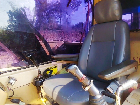 รถแบคโฮ CAT 312 V2 รุ่น บูม อาร์มยาวพิเศษ รถสวยสีเดิม ๆ พร้อมใช้งาน มีทะเบียนครบ.