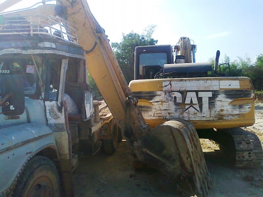 รถแบคโฮ CAT 312 V2 รุ่น บูม อาร์มยาวพิเศษ รถสวยสีเดิม ๆ พร้อมใช้งาน มีทะเบียนครบ.