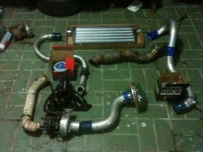 ขายชุด SET TURBO เครื่องเดิม 4A-FE,7A-FE,5A-FE ได้เลย มีทั้งหมด 2 ชุด นะครับ ชุดละ 28500 บาท พร้อมจัดหาอะไหล่ให้ได้คับ 1เขาสเต็นเหล็ดหงายขึ้นบน 2ท่อ INTER ,มีเนียม ทั้งชุด ปากเข้าลิ้นขนาด 3 " นิ้ว 3.โบอ๊อฟวาวล์ blisz ปรับแข็ง หรือ อ่อนได้ 4.Inter ของ