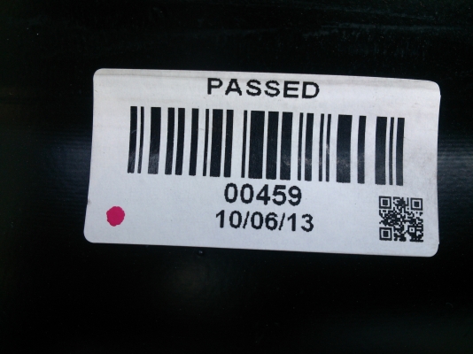 ขายแม็กถอดป้ายแดง TOYOTA VIGO TRD ขอบ16  สภาพใหม่มากไม่มีรอยจำนวน 1 ชุด พร้อมน๊อต20 ตัว