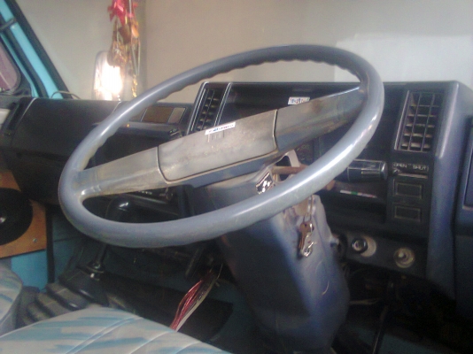 ขายรถ ISUZU หกล้อ NKR110แรง สภาพสวยเดิมๆจากห้าง มีหลังคาเจ้าของขายเองครับ ราคา380000บครับ