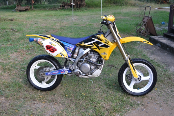 yamaha yzf 250 ปี 2007  ท่อโปรเซอร์กิต ไทเทเนียม ล้อซี่ลวดพร้อมยางสำหรับแข่งวิบาก สนใจติดต่อ 0806586123 (อู๊ด)