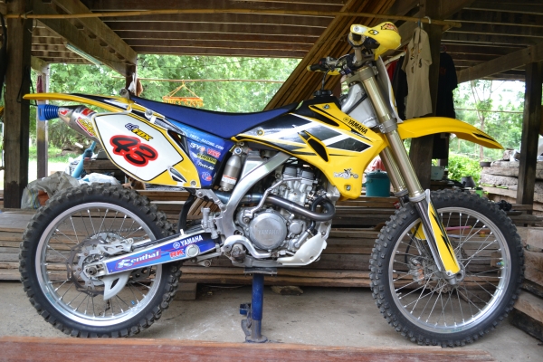 yamaha yzf 250 ปี 2007  ท่อโปรเซอร์กิต ไทเทเนียม ล้อซี่ลวดพร้อมยางสำหรับแข่งวิบาก สนใจติดต่อ 0806586123 (อู๊ด)