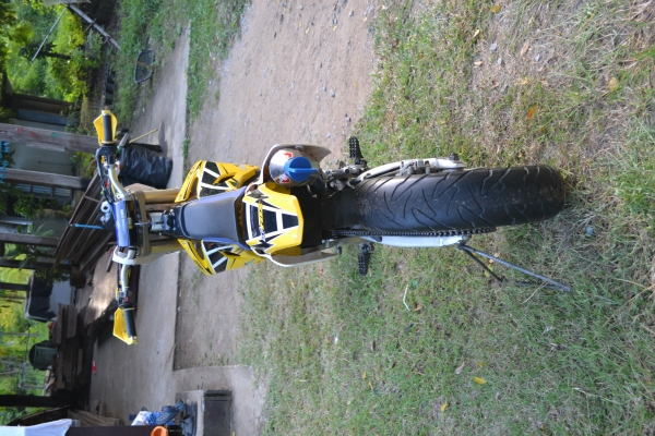 yamaha yzf 250 ปี 2007  ท่อโปรเซอร์กิต ไทเทเนียม ล้อซี่ลวดพร้อมยางสำหรับแข่งวิบาก สนใจติดต่อ 0806586123 (อู๊ด)